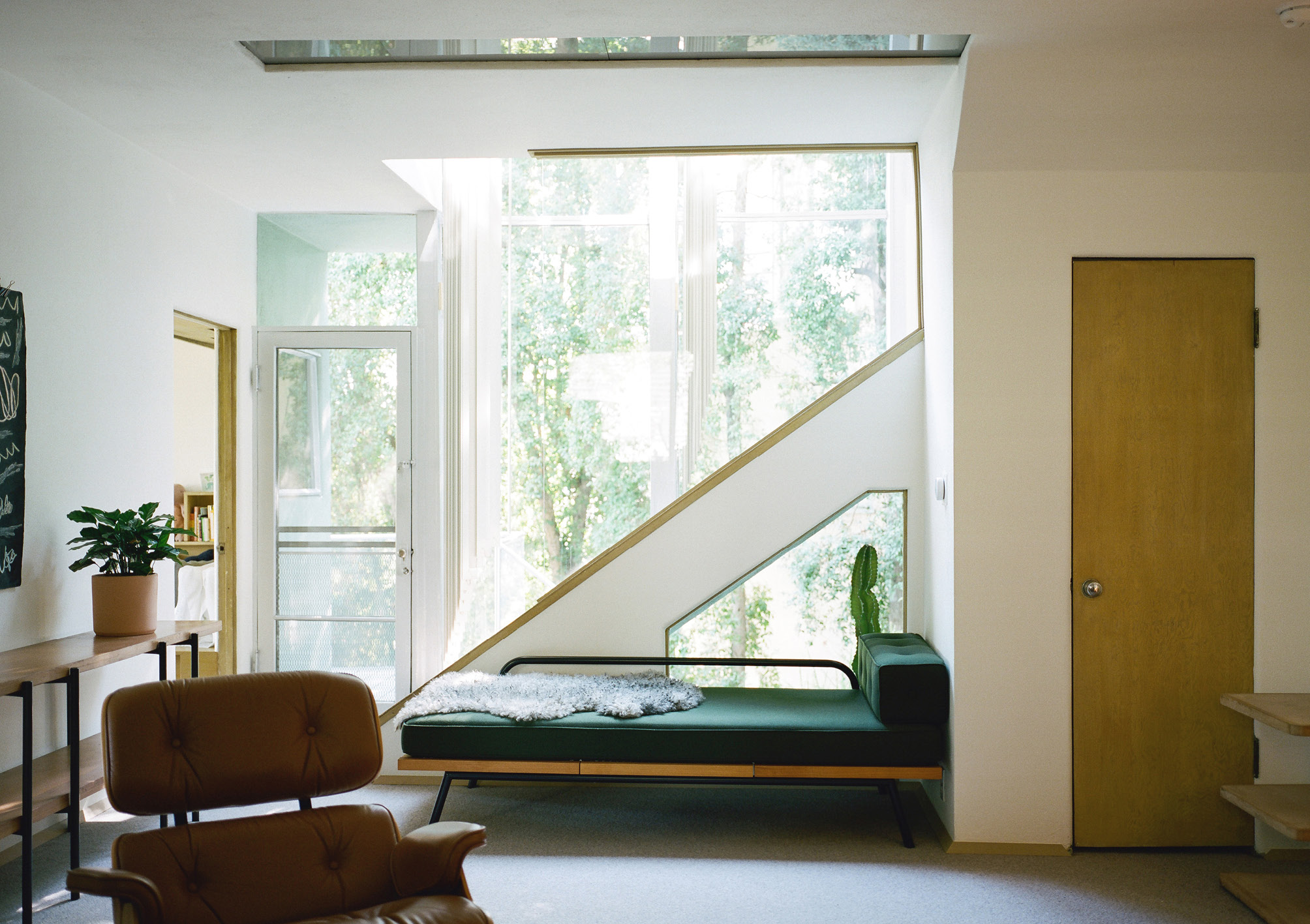 The Walker House RM Schindler interior page