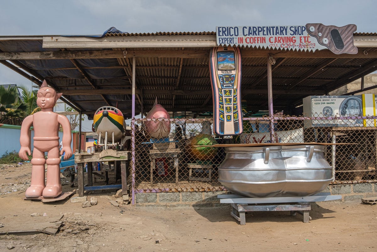 Apartamento Magazine - Buried Treasures: Coffin Art in Ghana