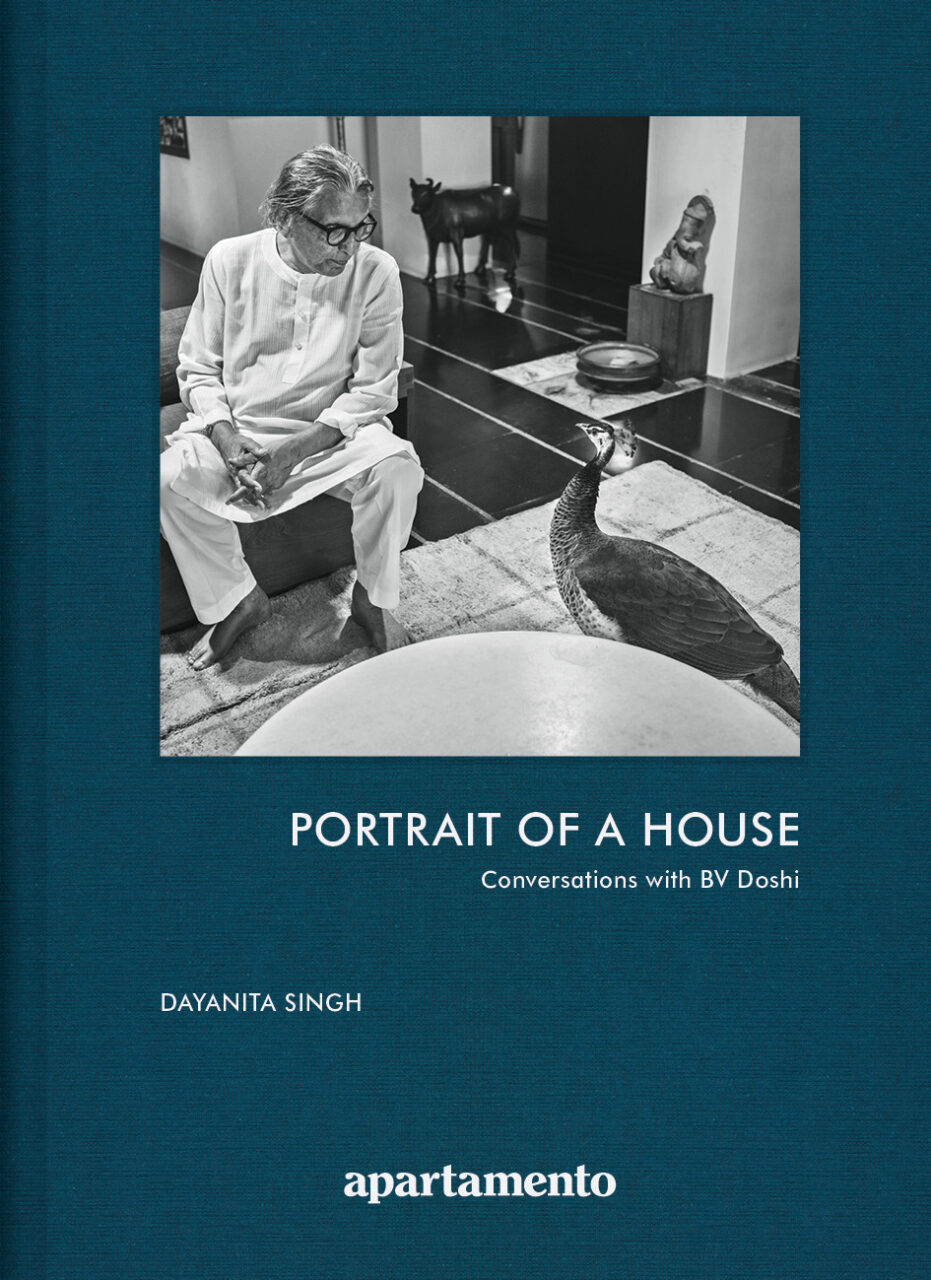 PORTRAIT OF A HOUSE, インドの建築家ドーシの作品集 Apartamento-DayanitaSingh-