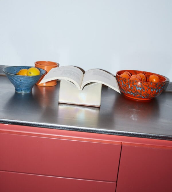 Xavier Mañosa's Ceramic Bookstand